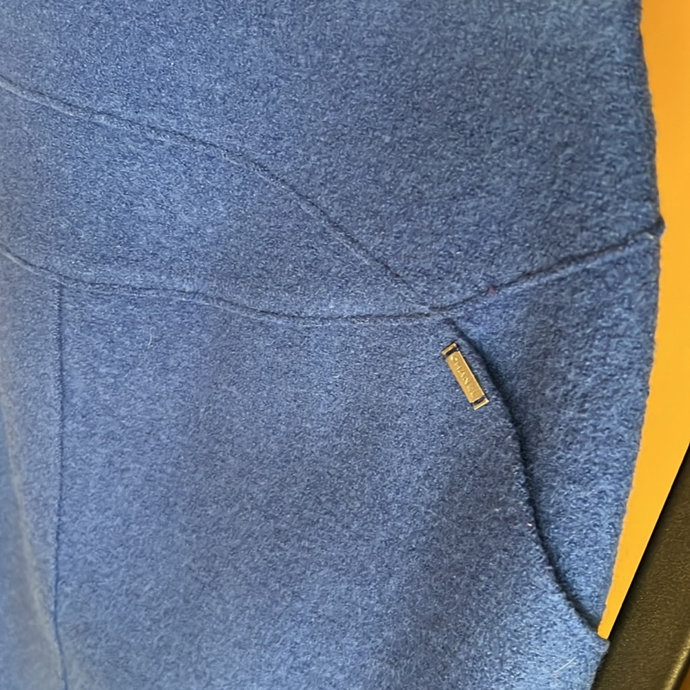 CHANEL Ready-To-Wear Wool Pencil Skirt - Picture 5 of 16